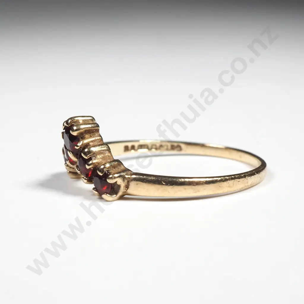 9ct Gold Garnet Ring Image 1++