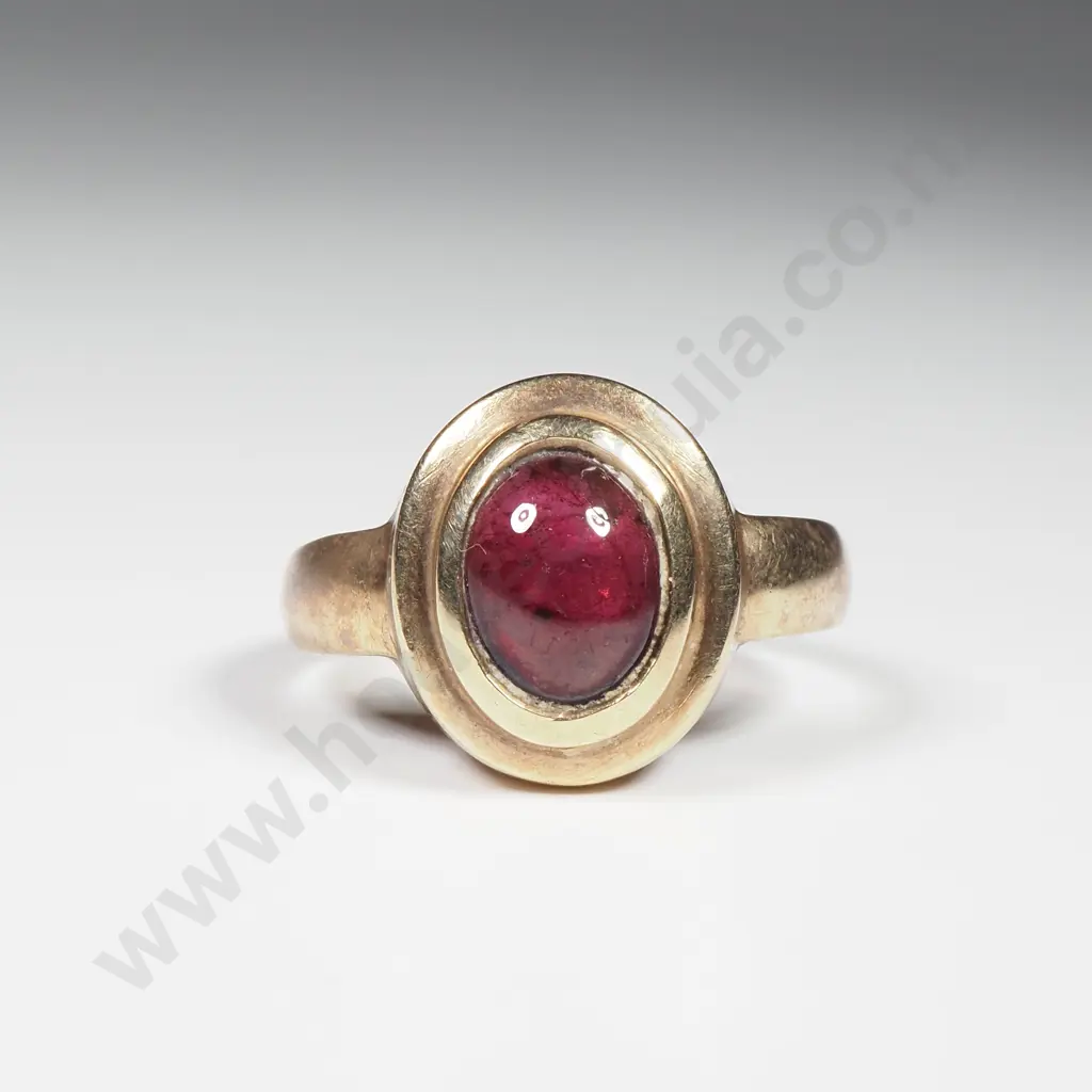 9ct Gold Cabochon Garnet Ring Image 1++