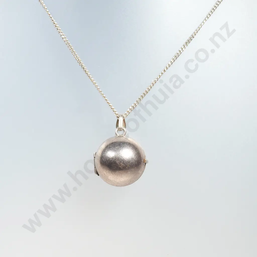 Steling Silve Ball Locket Necklace Image 1++