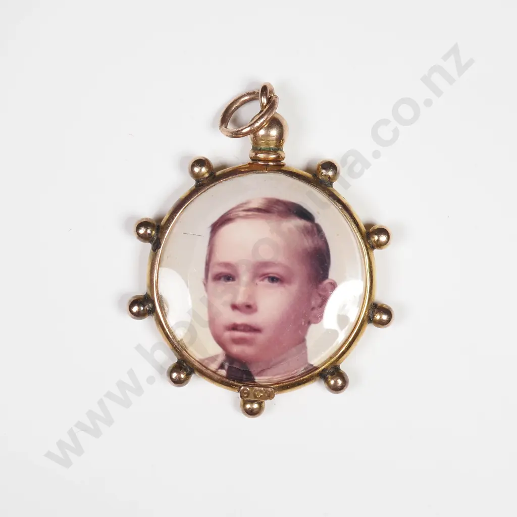 Vintage 9ct Gold Photo Pendant Image 1++