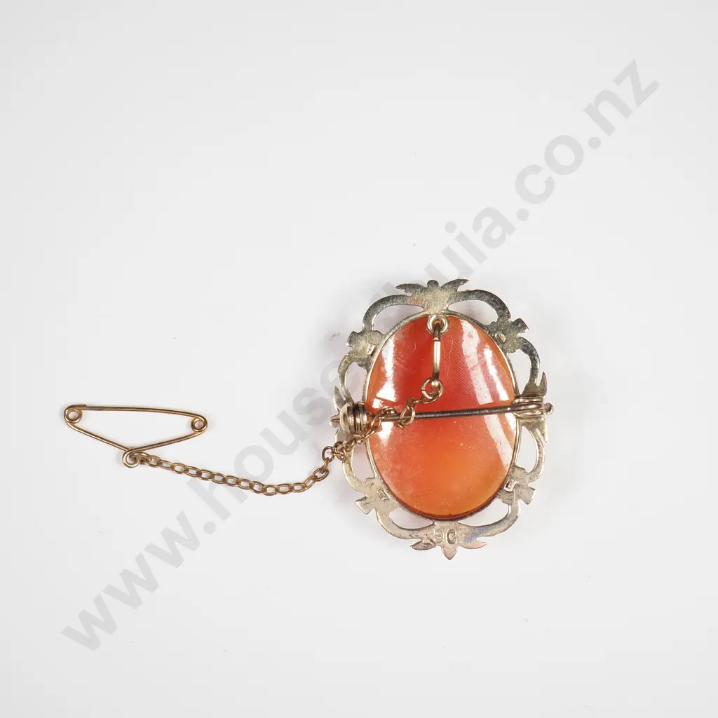 Vintage 9ct Gold Cameo Broochh Image 1++