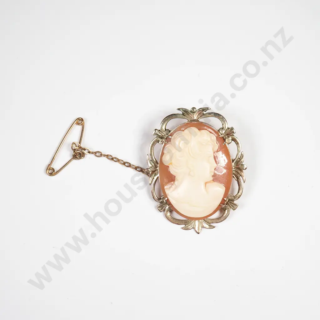 Vintage 9ct Gold Cameo Broochh Image 1++