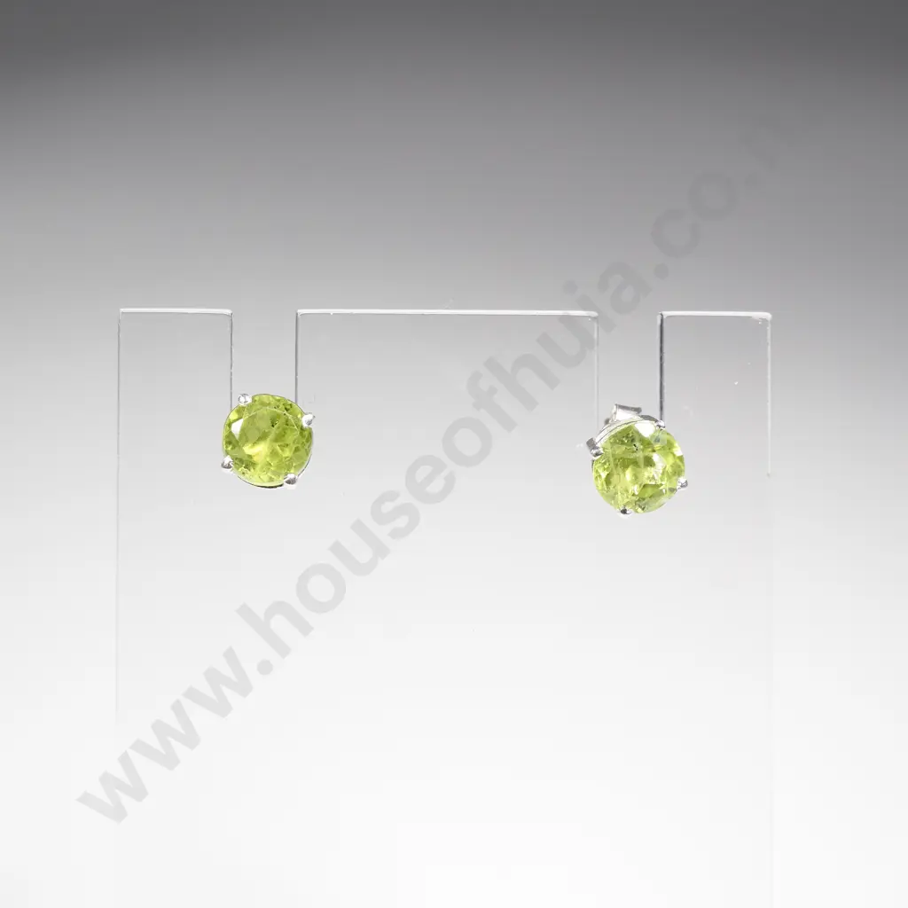 Sterling Silver Peridots Stud Earrings Image 1++