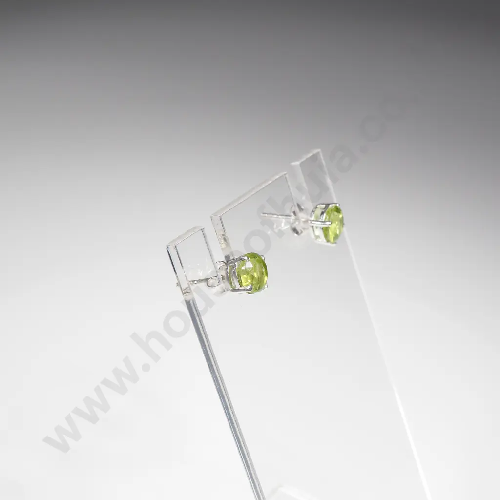 Sterling Silver Peridots Stud Earrings Image 1++