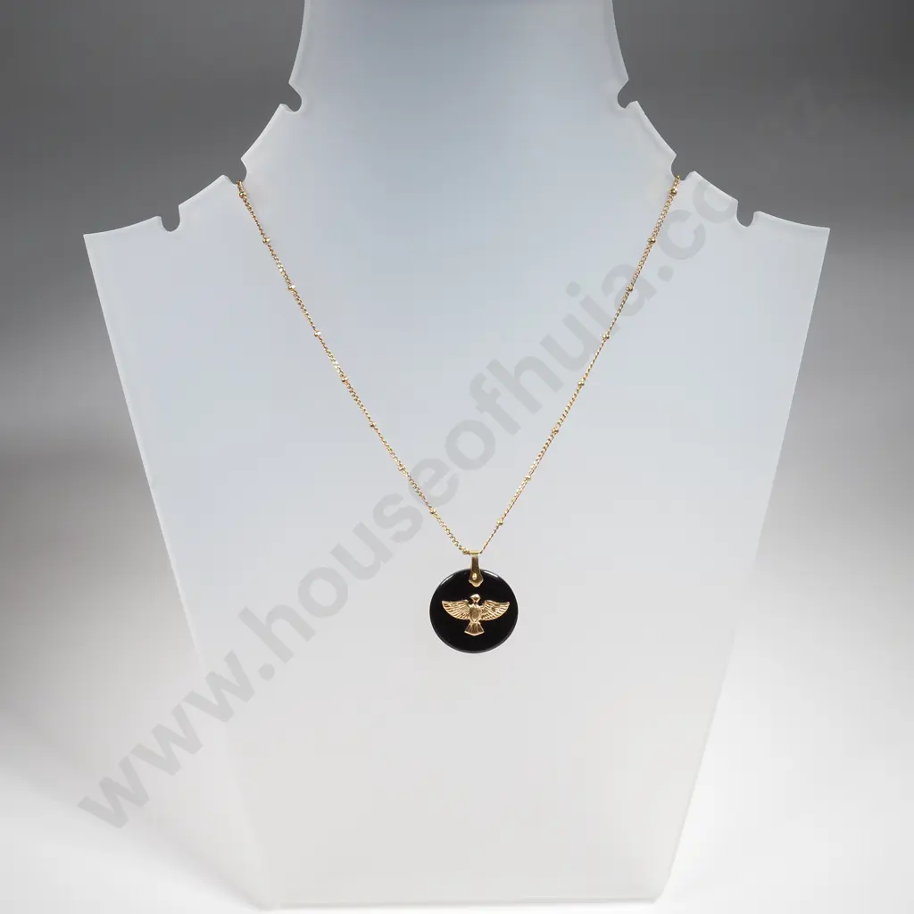 18ct Gold Front on Onyx Pendant on Gilt Sterling Silver Chain Image 1++