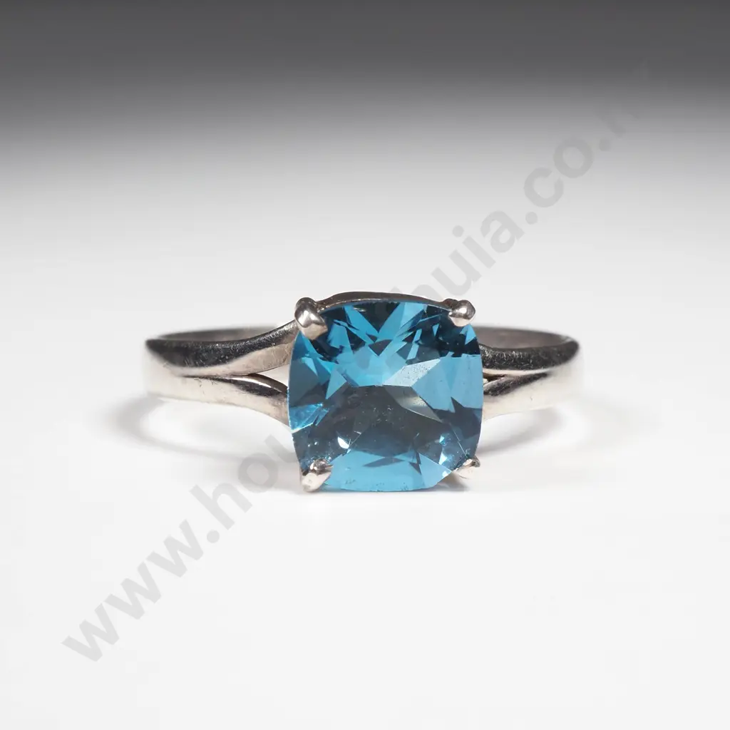 Sterling Silver London Blue Topaz Ring Image 1++