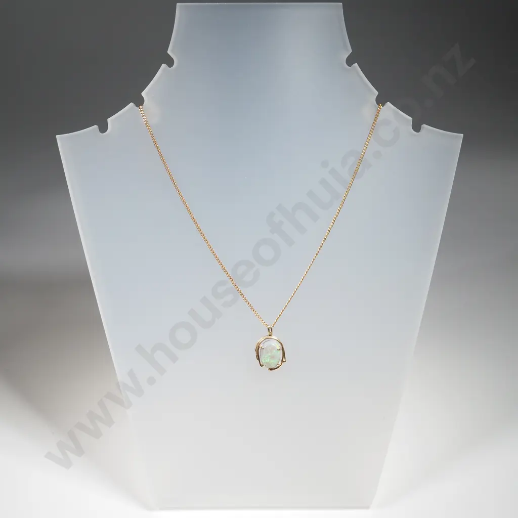 9ct Gold Solid Opal Pendant With 9ct Gold Chain Image 1++
