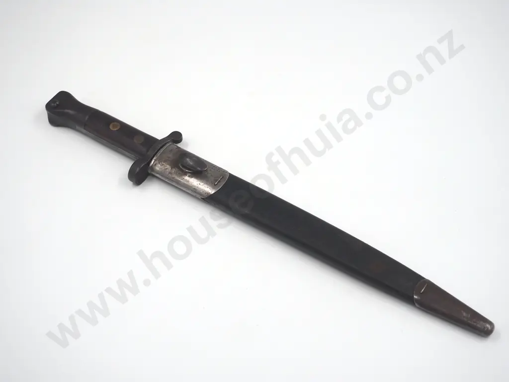 Pattern 1888 Mk 1 Bayonet, Second Type w Cleaning Rod hole in Grips Image 1++