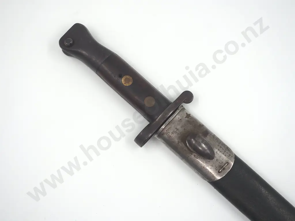 Pattern 1888 Mk 1 Bayonet, Second Type w Cleaning Rod hole in Grips Image 1++