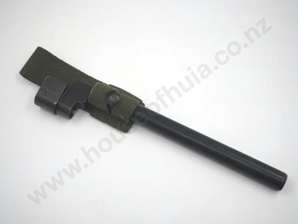 No. 4 Mk 2 Bayonet. Image 1++