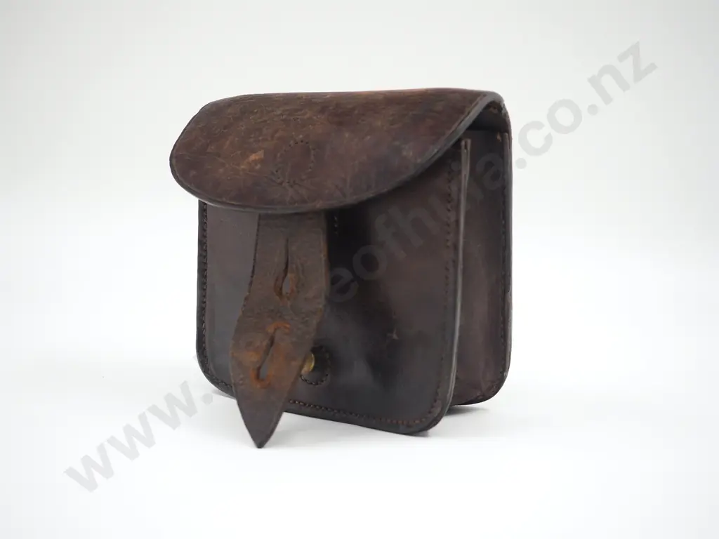 New Zealand Boer War Period Ammunition Carrying Leather Pouch "Dempsey Sadler Wellington & NZ "Stamped Image 1++