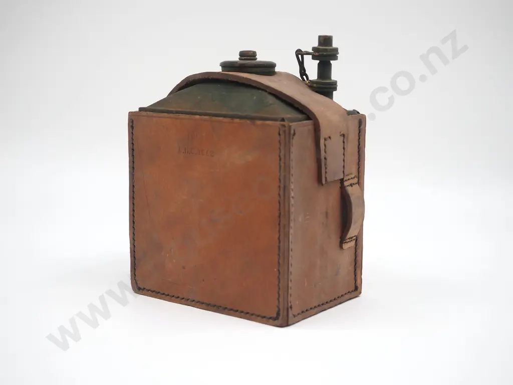 WW2 Vickers Machine Gun Oil Can "BHG 1942 No.3" Stamped,  In Original Leather Carry Case  Image 1++