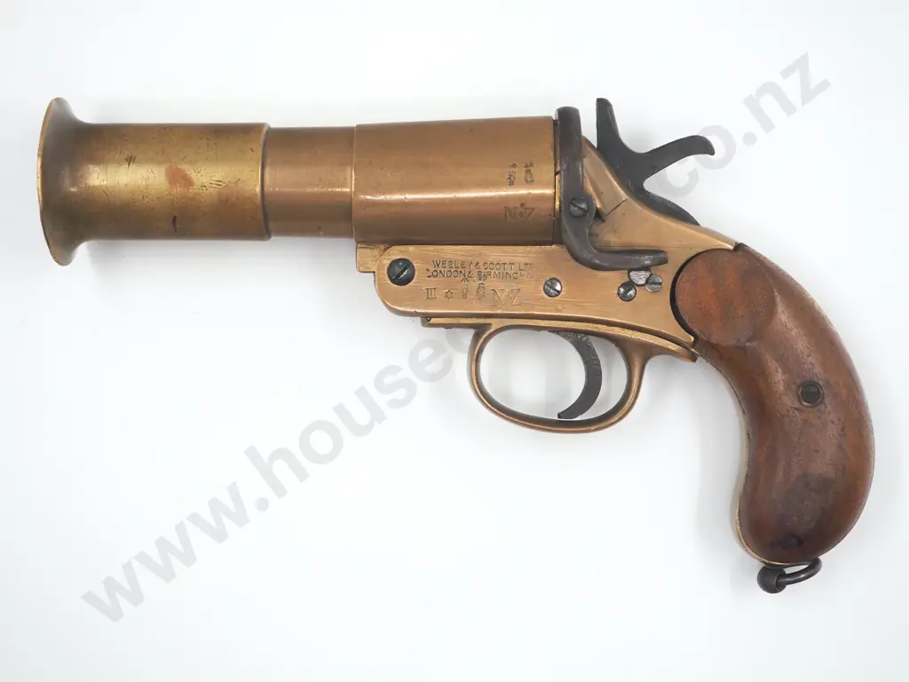 WW1 1918 Mk111* Webley and Scott New Zealand Army marked Brass Flare Pistol. Image 1++