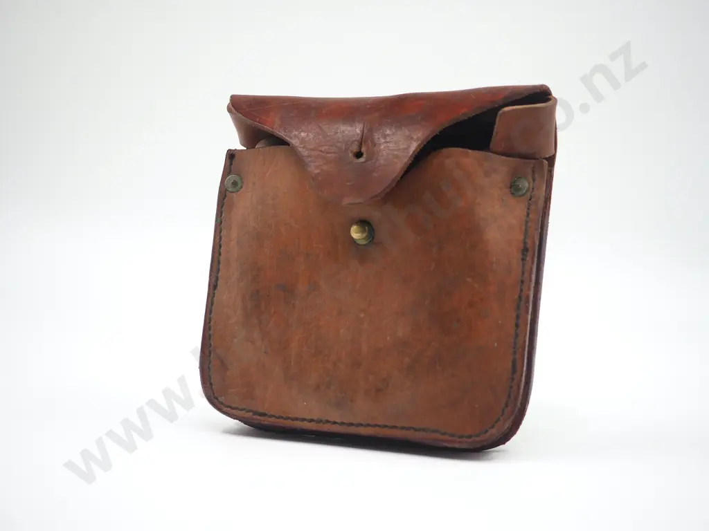 New Zealand 1942 Stamped Engineers Chain Saw in Original Leather Pouch w Setting Tool File & Handles  Image 1++