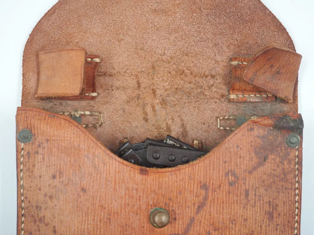 WW2 Engineers Folding Chainsaw in Leather Carry Case. No Tools  Image 1++