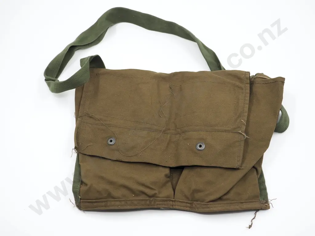 Vietnam Era Claymore Mine Bag for Two Claymores, w Original Instruction Sheet (torn but present) A/F Image 1++