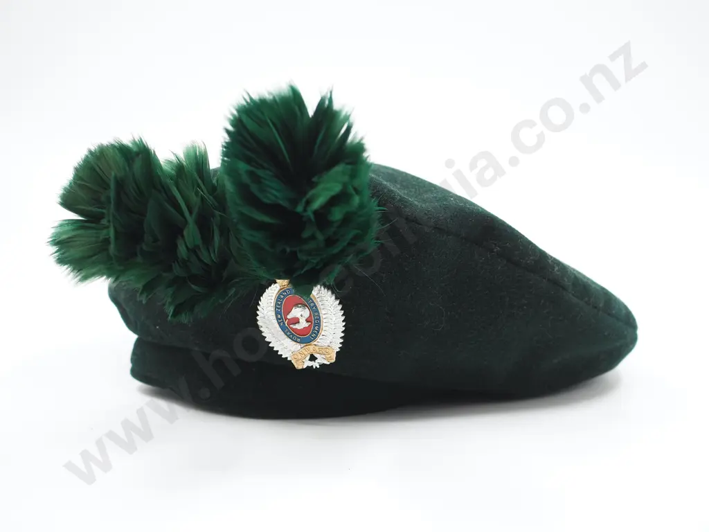 Green Canterbury Infantry Regiment Undated Caubeen w Two Green Hackles Image 1++