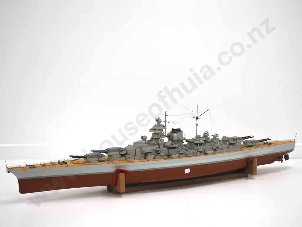 Exceptionally Large Model of the Bismarck 1.36 meters long: 185:1 Scale Model Image 1++