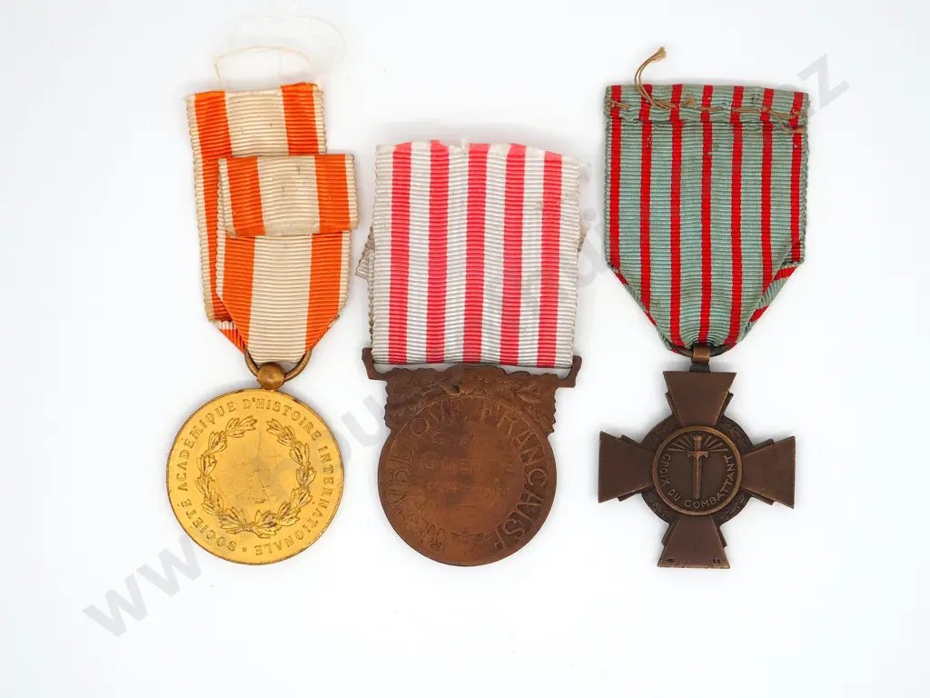 Three French World War One Era Medals Image 1++