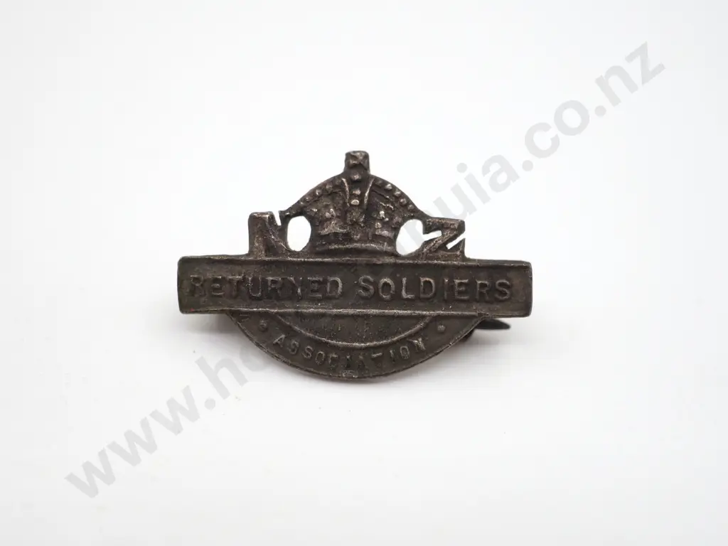 New Zealand RSA Small Pin 46068 Image 1++