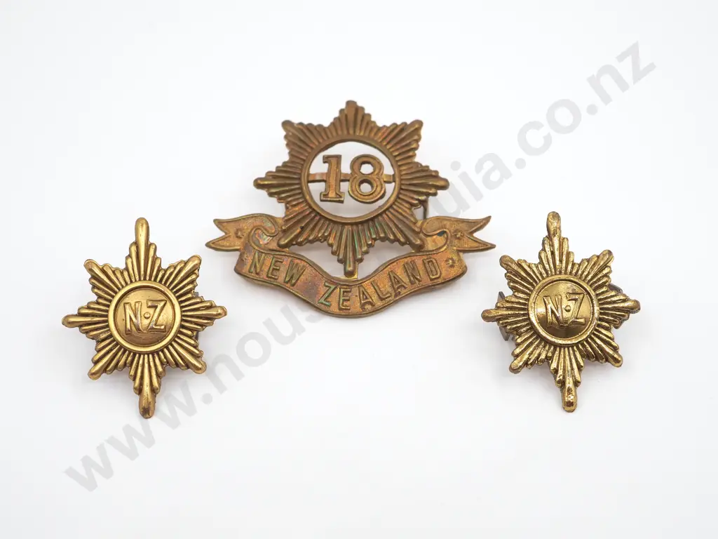 Pair of WW1 18th Reinforcements Collar Badges & Cap Badge Image 1++
