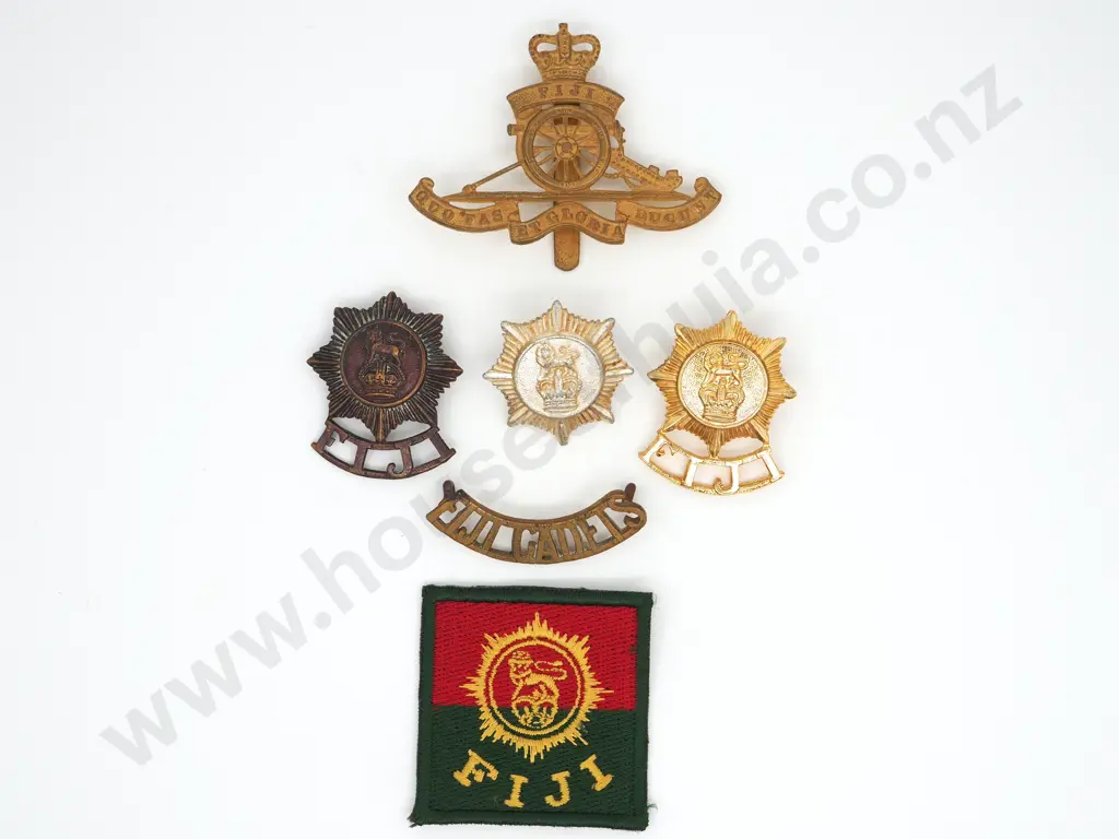 Collection of Fiji Related Military Badges & One Cloth Patch Image 1++
