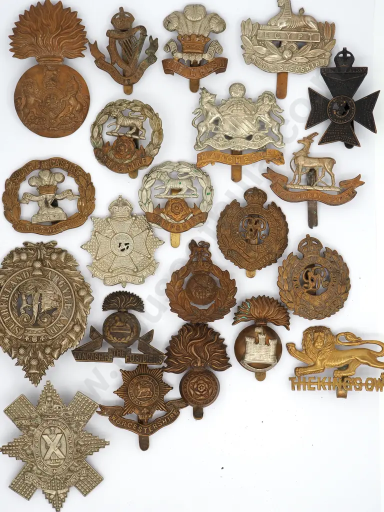Large Lot of United Kingdom Cap Badges from WW1 & WW2 Image 1++
