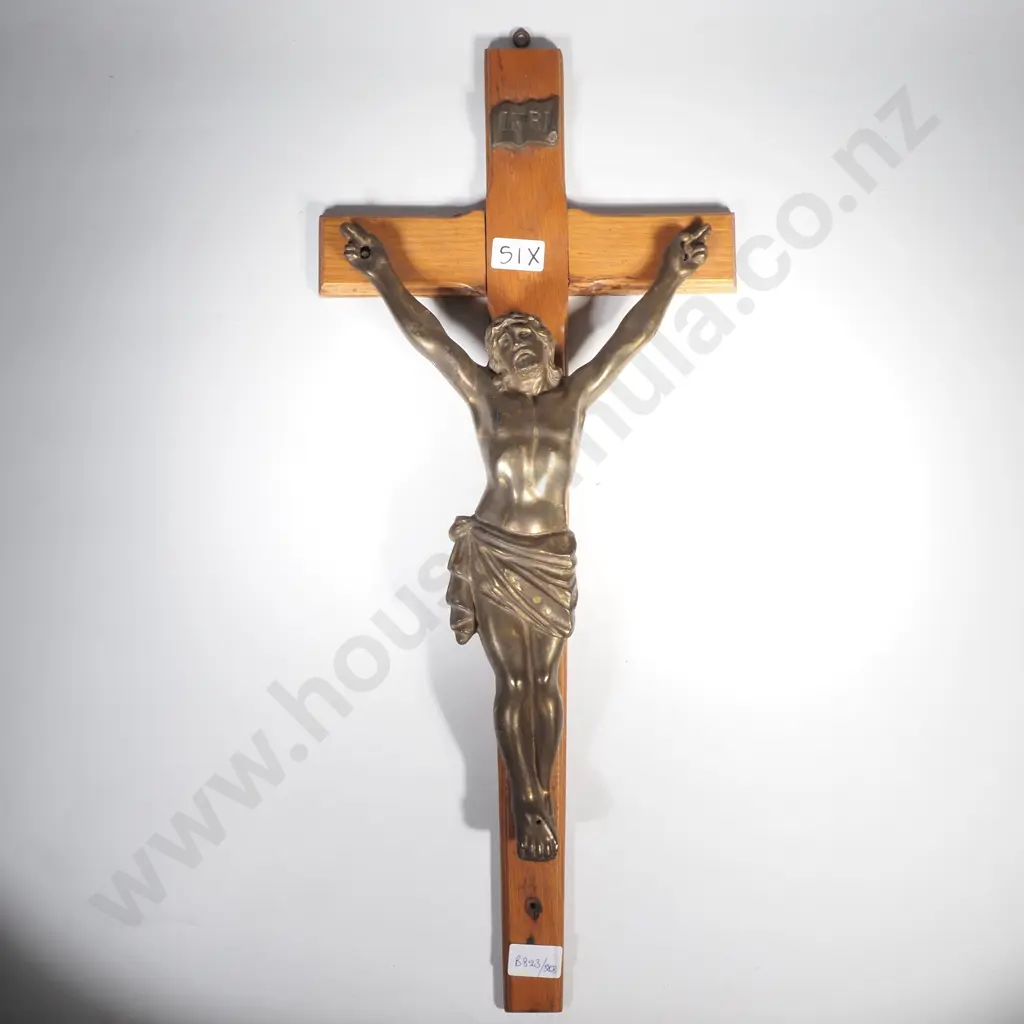 Vintage Wall Crucifix w Metallic Brass Alloy Figure of Jesus Christ Mounted on a Wooden Cross Image 1++