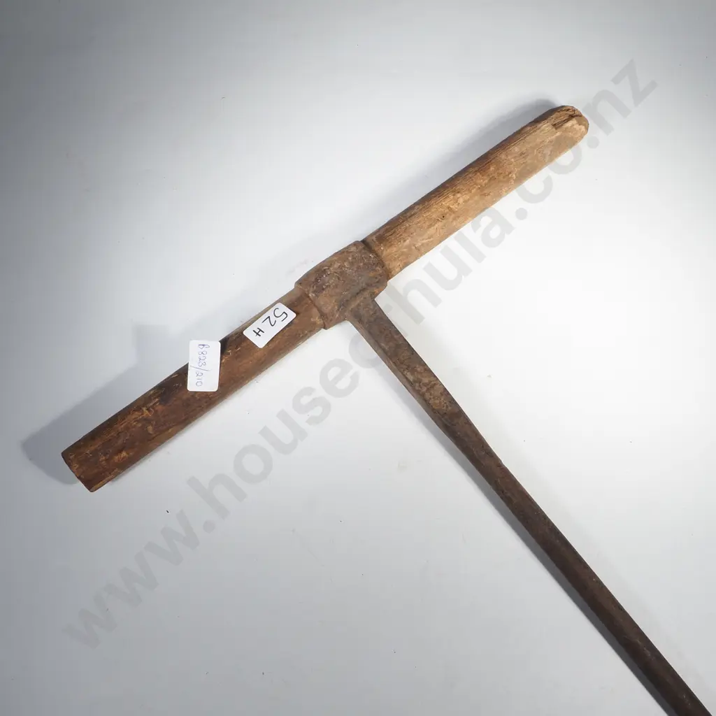 Vintage  T Handle Wood Auger Or Post & Beam Hand Drill Image 1++