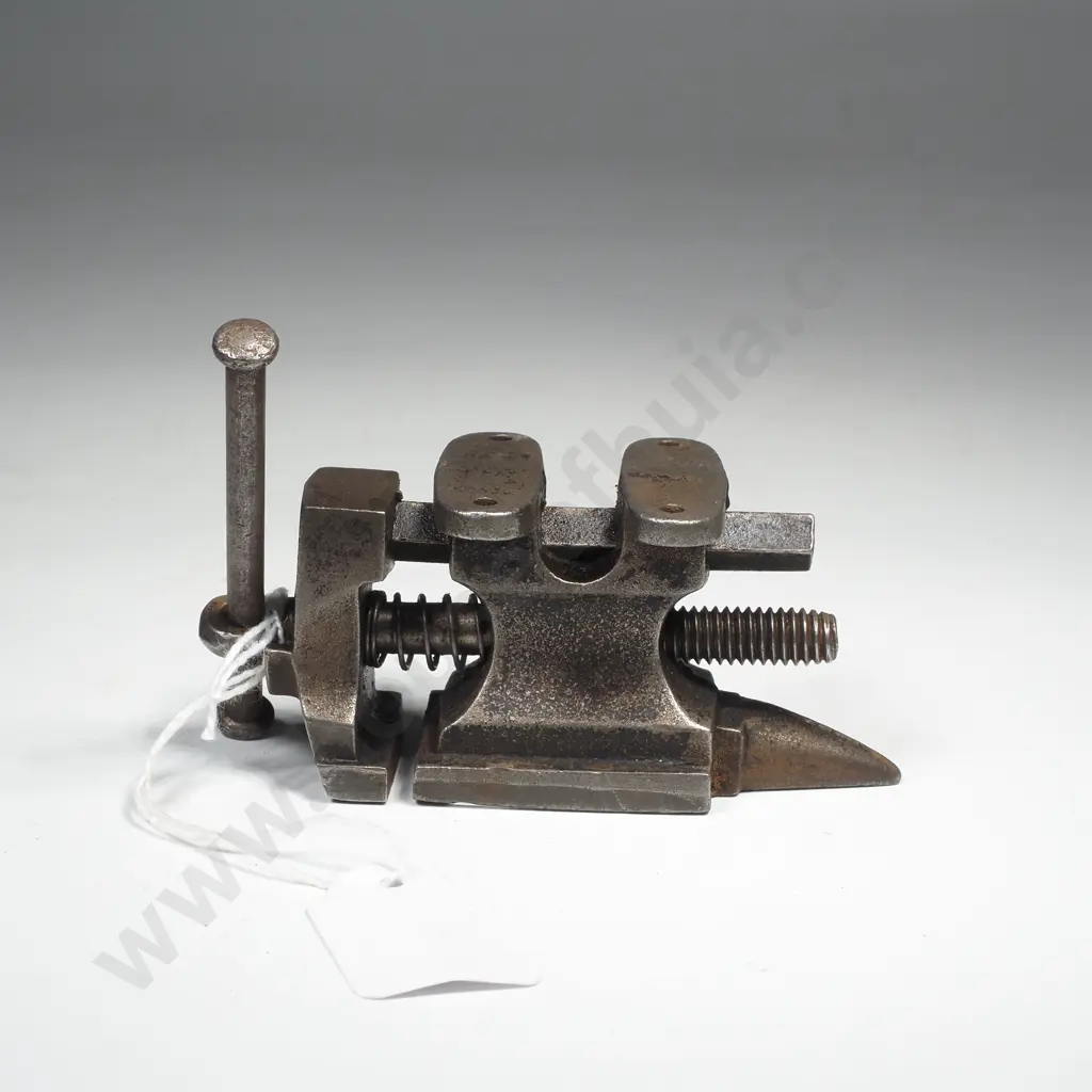 Vintage Miniature Tabletop Bench Vise Combined w a Small Anvil for Use by Jewellers & Watchmakers Image 1++