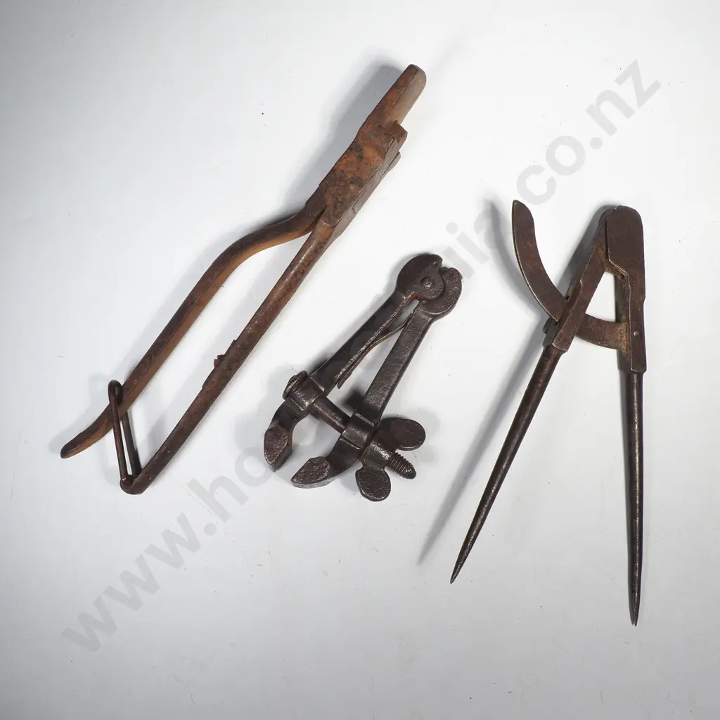 Antique Hand-Forger or Crimper, Vintage Metalworking or Jewellers Hand Vice & a Vintage Metal Wing Divider Image 1++