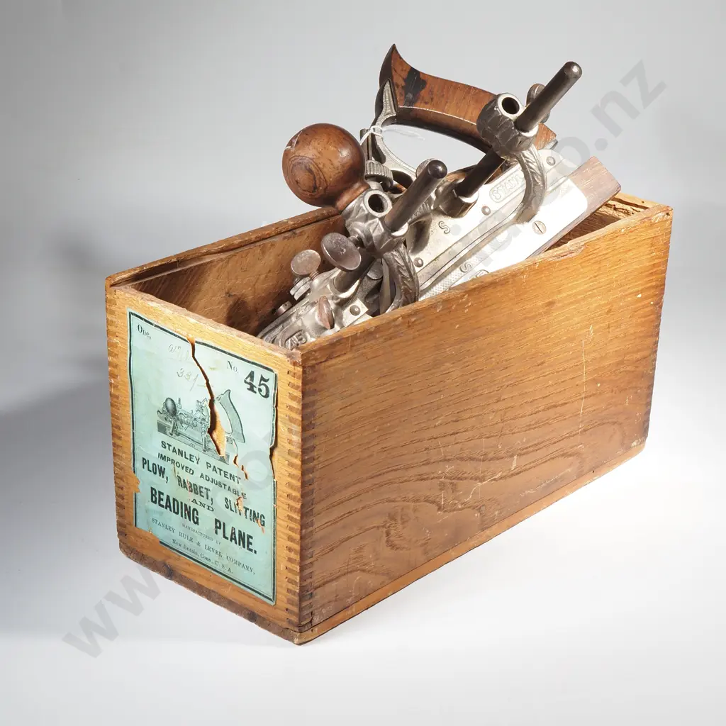 Stanley No 45 Plow, Rabbet, Slitting & Beading Plane w Assorted Cutters Image 1++