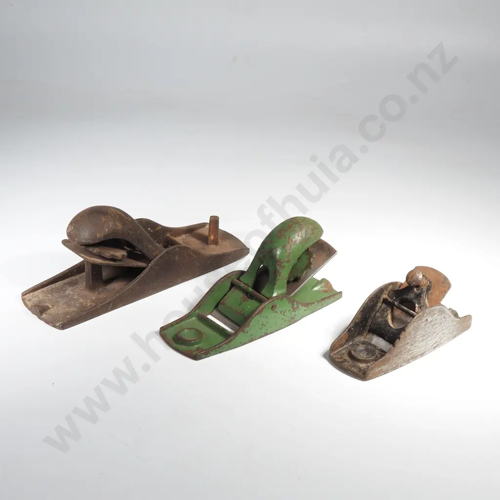 Three Small Metal Planes including a Kunz No100 Squirrel Tail Pocket Plane & another Similar, w a Small Block Plane Image 1++