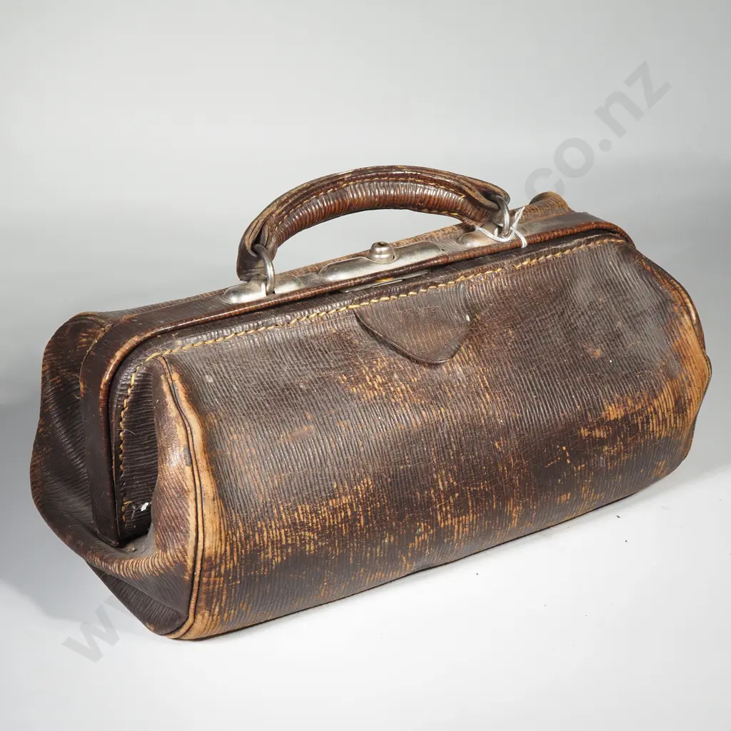 Vintage Leather Drs Gladstone Bag Image 1++