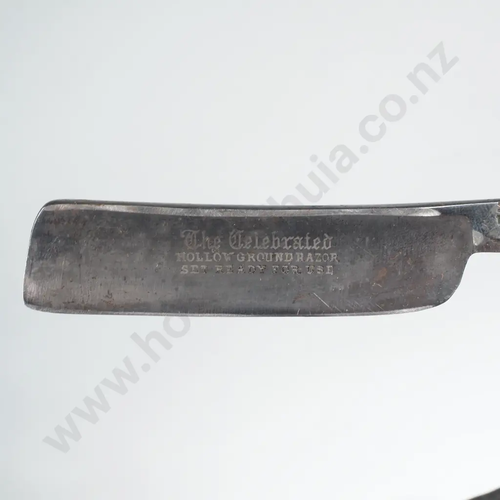 J Hepburn & Co Hollow Ground Cut Throat Razor & Case Image 1++