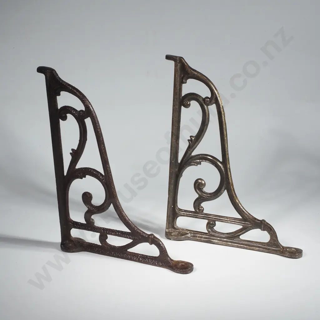 Pair of Vintage Cast Iron Corbels Image 1++