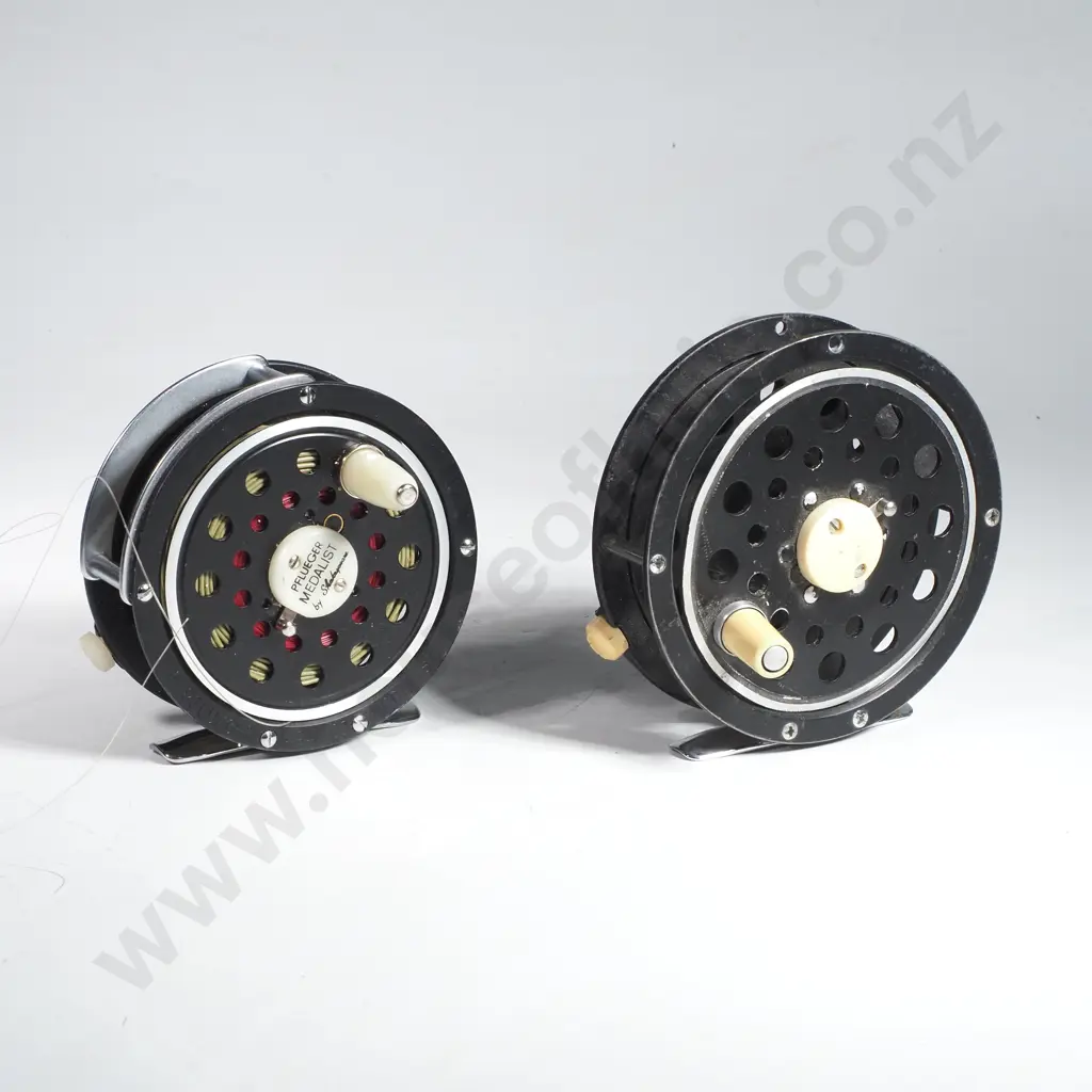 Two Vintage Fly Fishing Reels, Pflueger Medalist by Shakespeare & an Olympic 470 Image 1++
