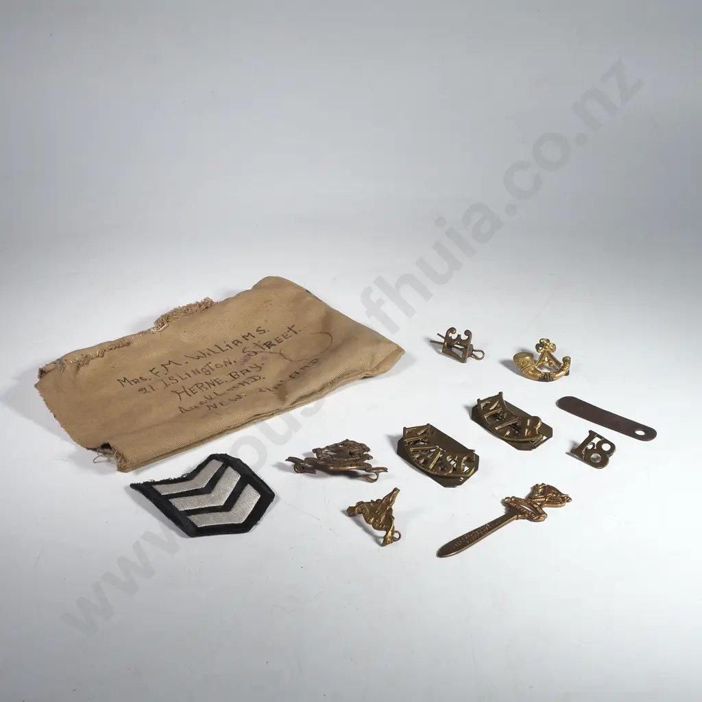 WW2 "Soldiers Gift" Bag of Assorted Badges Image 1++