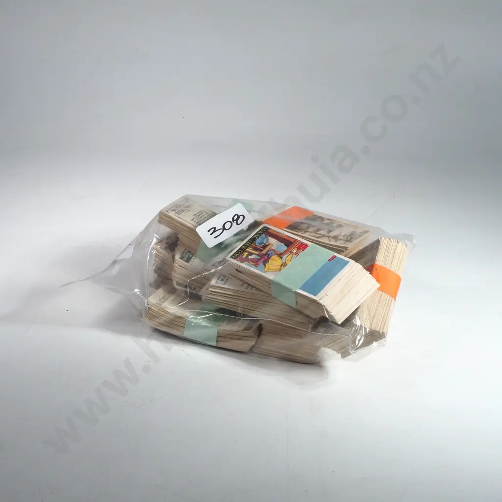 A Quantity of Vintage Cigarette Cards Image 1++