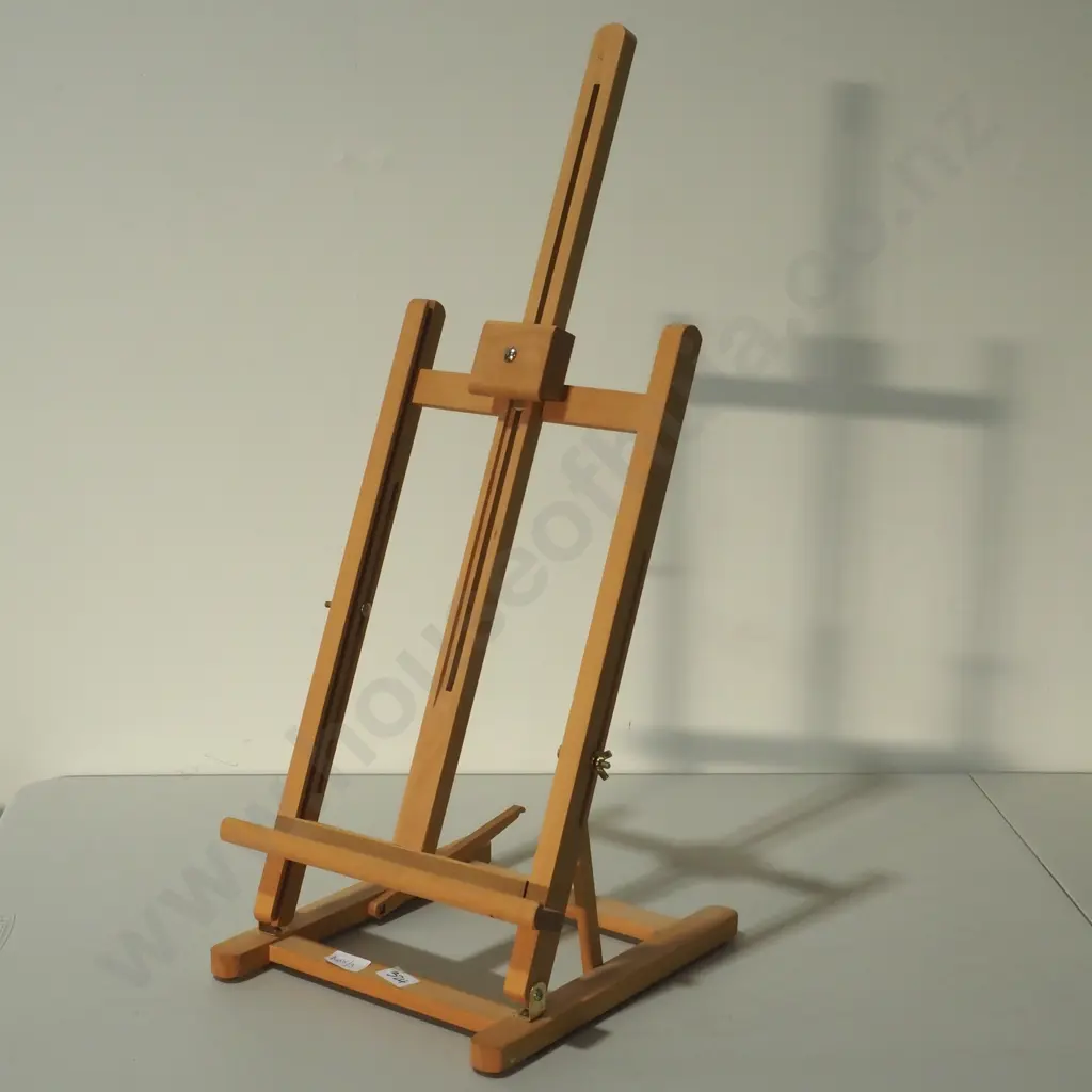 Table Top Easel Image 1++