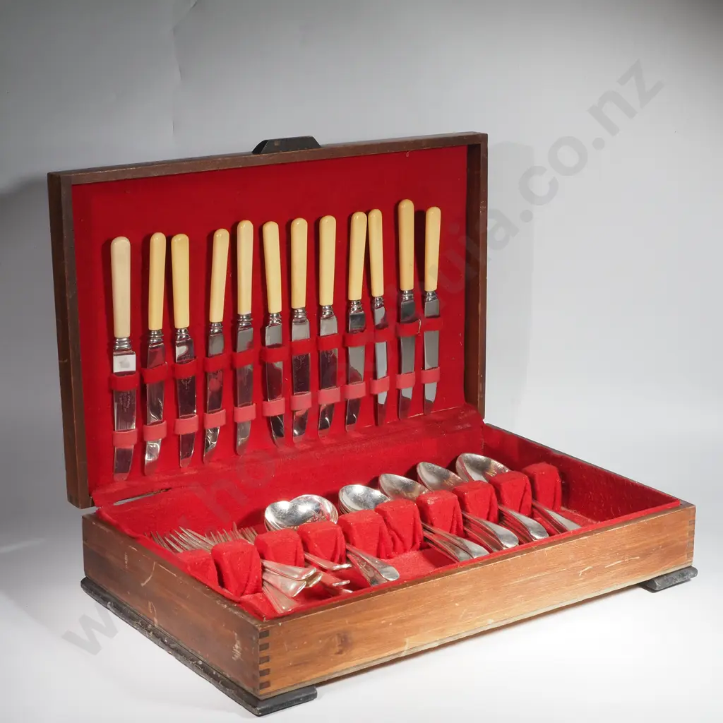 Art Deco Style Cutlery Box Containing Twelve Bone Handled Knives & a Part EP Cutlery Set Image 1++