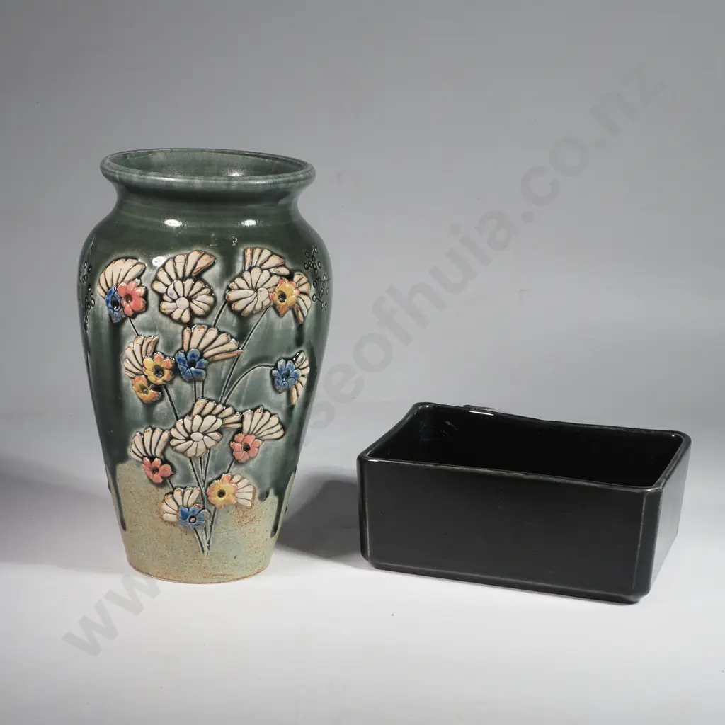 Dovedale New Zealand Pottery Vase by Sheryl & Rob Waters & a Black Glazed Rectangular Titian Ware Dish Image 1++