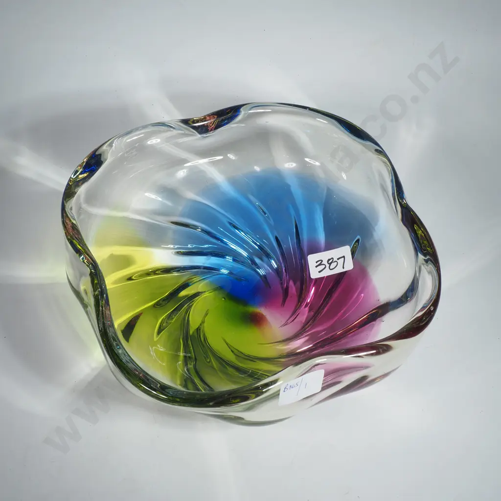 1960s Japanese Iwatsu Hineri Art Glass Swirl Rainbow Bowl Image 1++