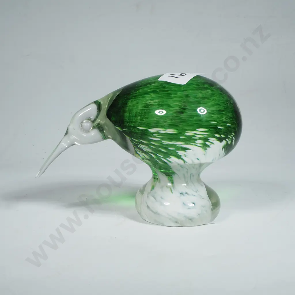 Hokitika Green Art Glass Kiwi Bird Paperweight w White Internal Patterning Image 1++
