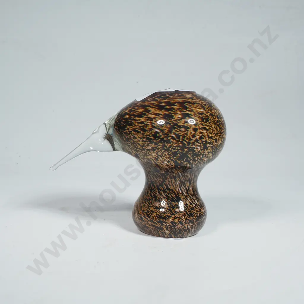 Nigel Schroder Art Glass Figure of a Kiwi w Brown & Black Speckled Glass Body Image 1++