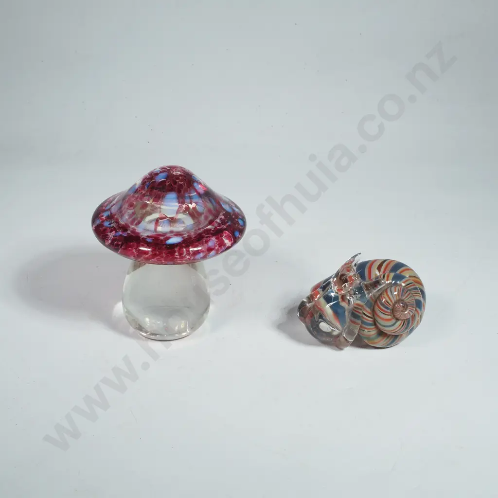 Hokitika Glass Mushroom & Handmade Glass Snail Image 1++