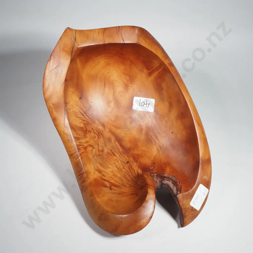 Sculptural Wood Worked Banks Peninsula Totara Bowl - Signed Image 1++