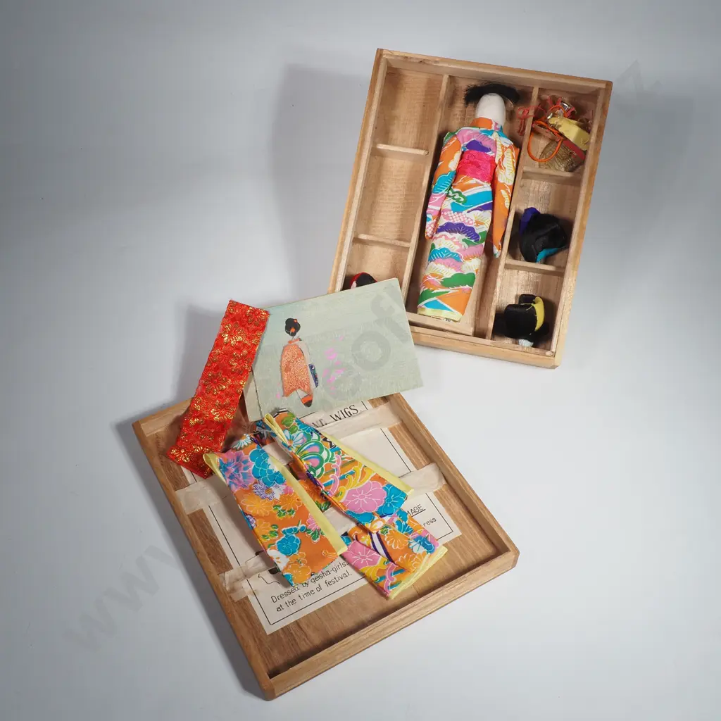 Vintage Katsuraningyo Japanese Doll w Interchangeable Wigs & Accessories in a Wooden Storage Box Image 1++