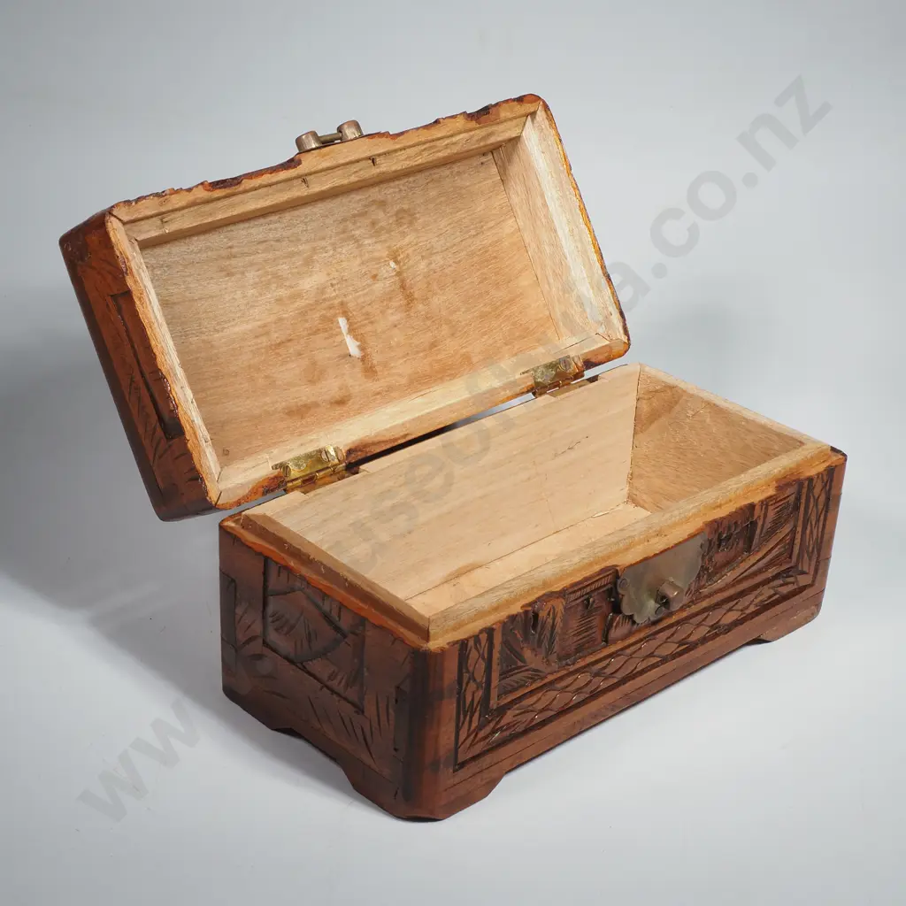 Small Chinese Carved Wooden Jewellery Box Image 1++