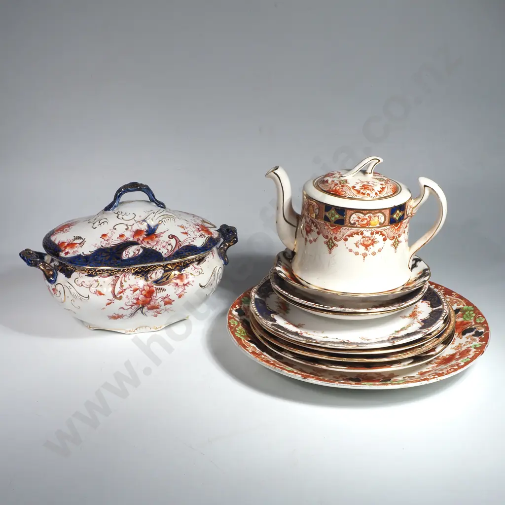 Collection of Imari Coloured China including a Phoenix Ware Teapot, Stoke Pottery Lidded Dish (a/f), Plates & Saucers Image 1++